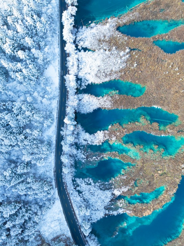 雪景、海子航拍图。九管局供图