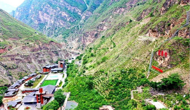 凉山悬崖村。四川省文旅厅供图