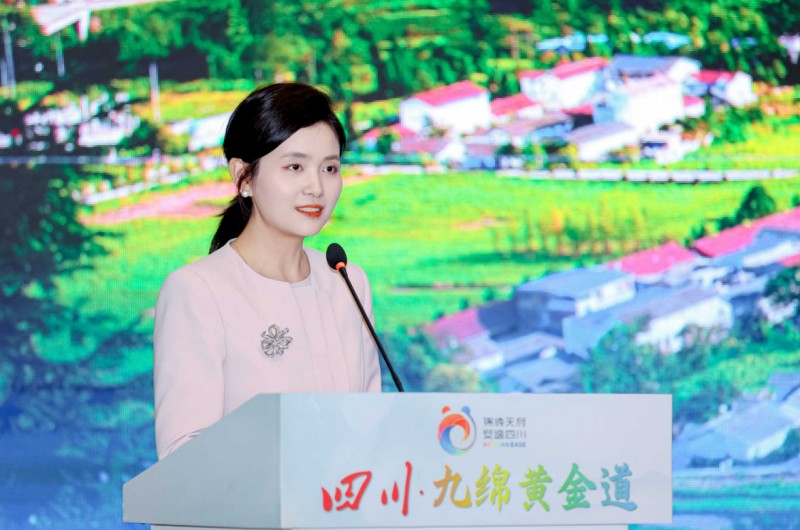 彭州文旅推介官推介“五一”期间特色玩法。成都市文广旅局供图