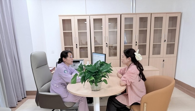 早孕咨询。四川省妇幼保健院供图。