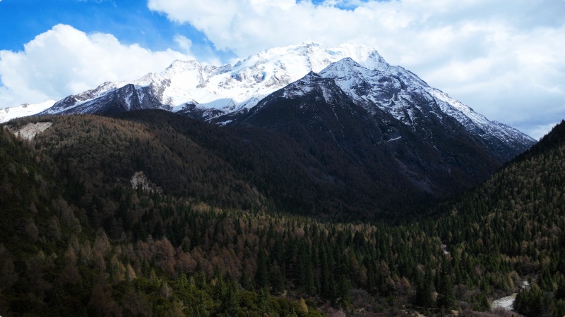 亚拉雪山。甘孜州委宣传部供图