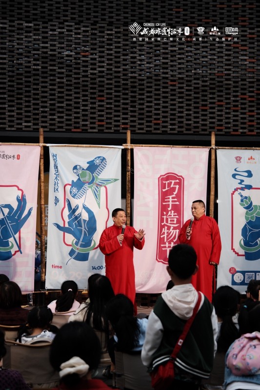 方言说书现场。成都市非遗保护协会供图