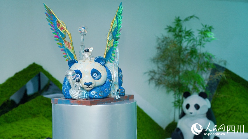 2026熊猫家园·大熊猫文化创意大赛展出作品。实习生 韩青化祎摄