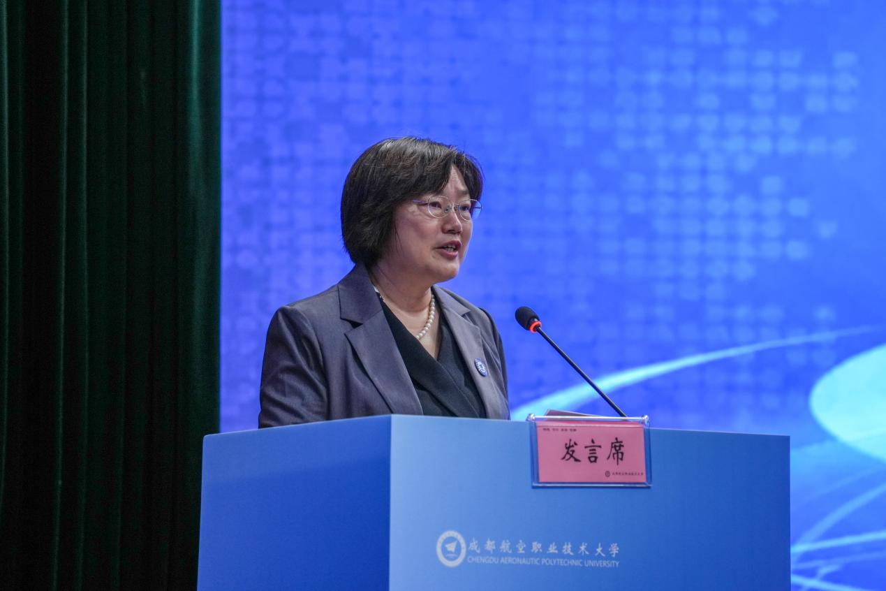 陈小红致辞。成都航空职业技术大学供图