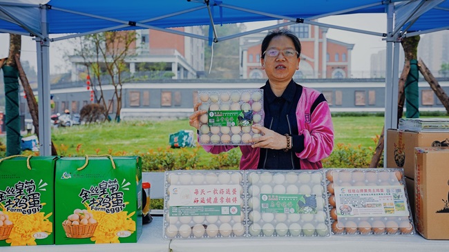 展销现场。荣县融媒供图