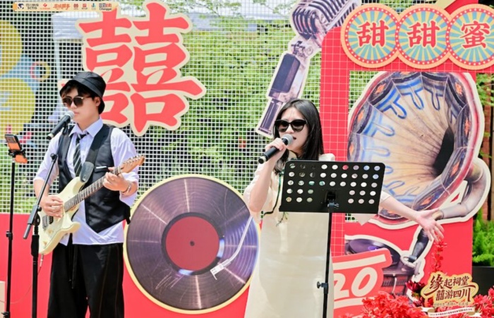 从备婚到结婚“一站式”服务 百年老街见证新人百年好合