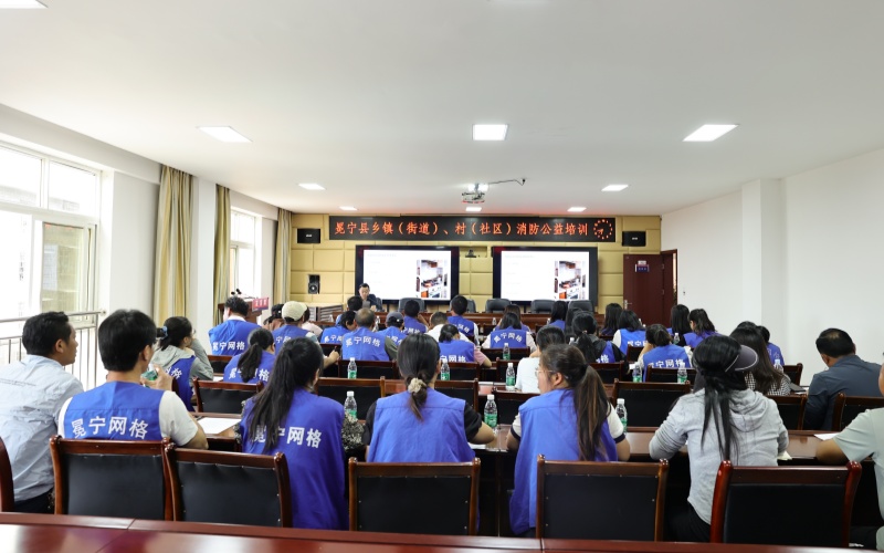 消防公益培训课。冕宁县消防救援局供图