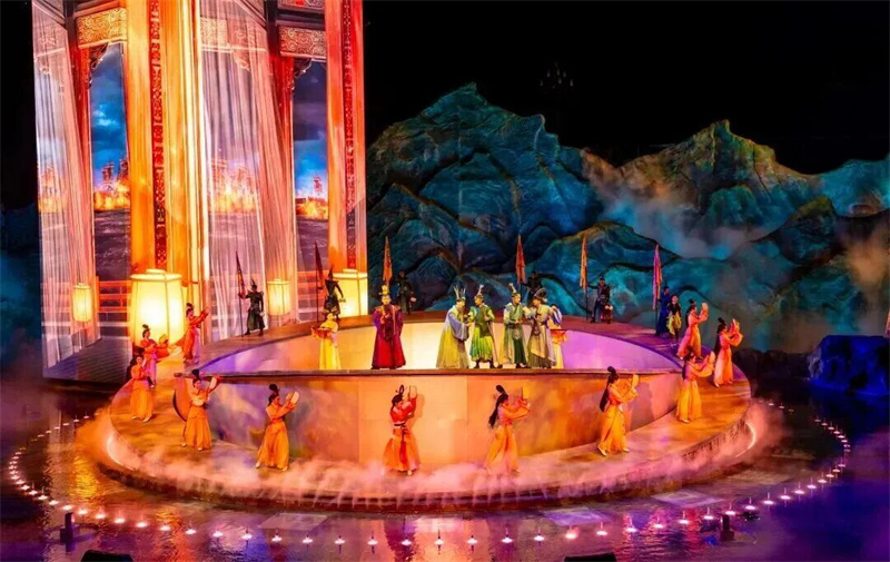 大蜀道不夜三国城情景剧表演。广元文旅供图