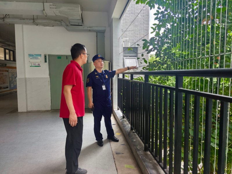 绵阳消防深入考点学校指导做好消防安全工作。四川省消防救援总队供图