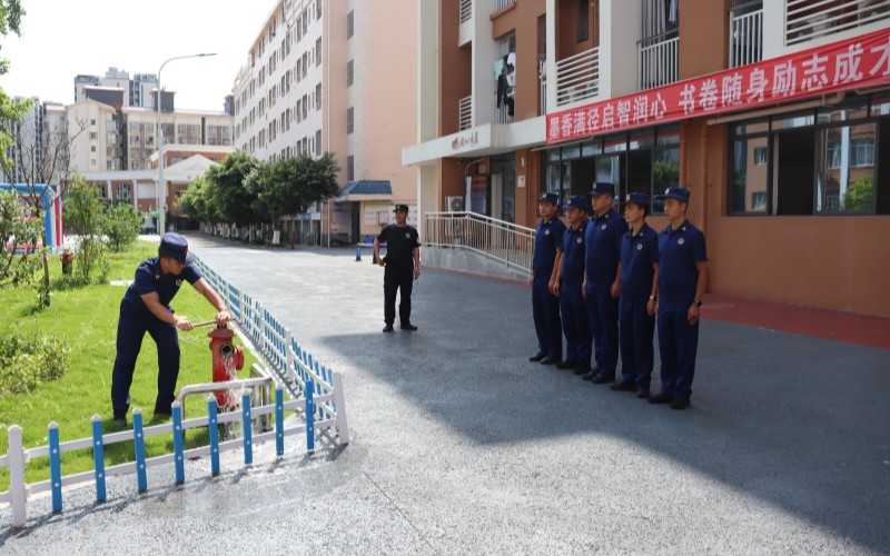 遂宁消防深入考点学校 排查消防水源是否畅通。四川省消防救援总队供图