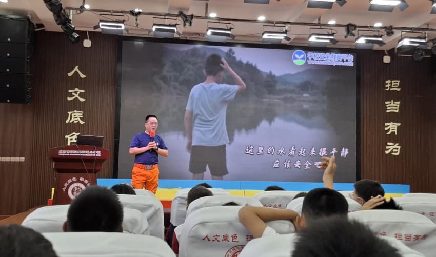 警示教育。郭怡摄