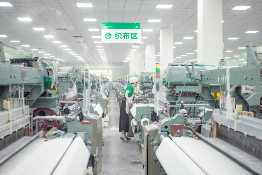 麻布纺织车间。刘小洪摄