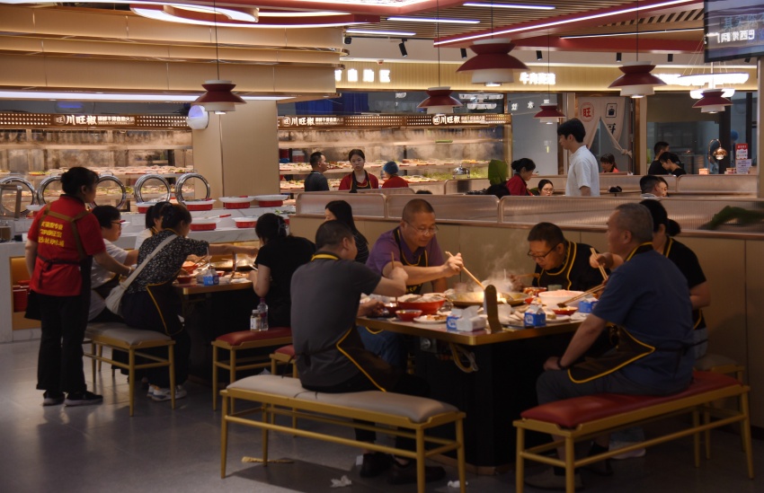 餐厅生意火爆。内江市委宣传部供图