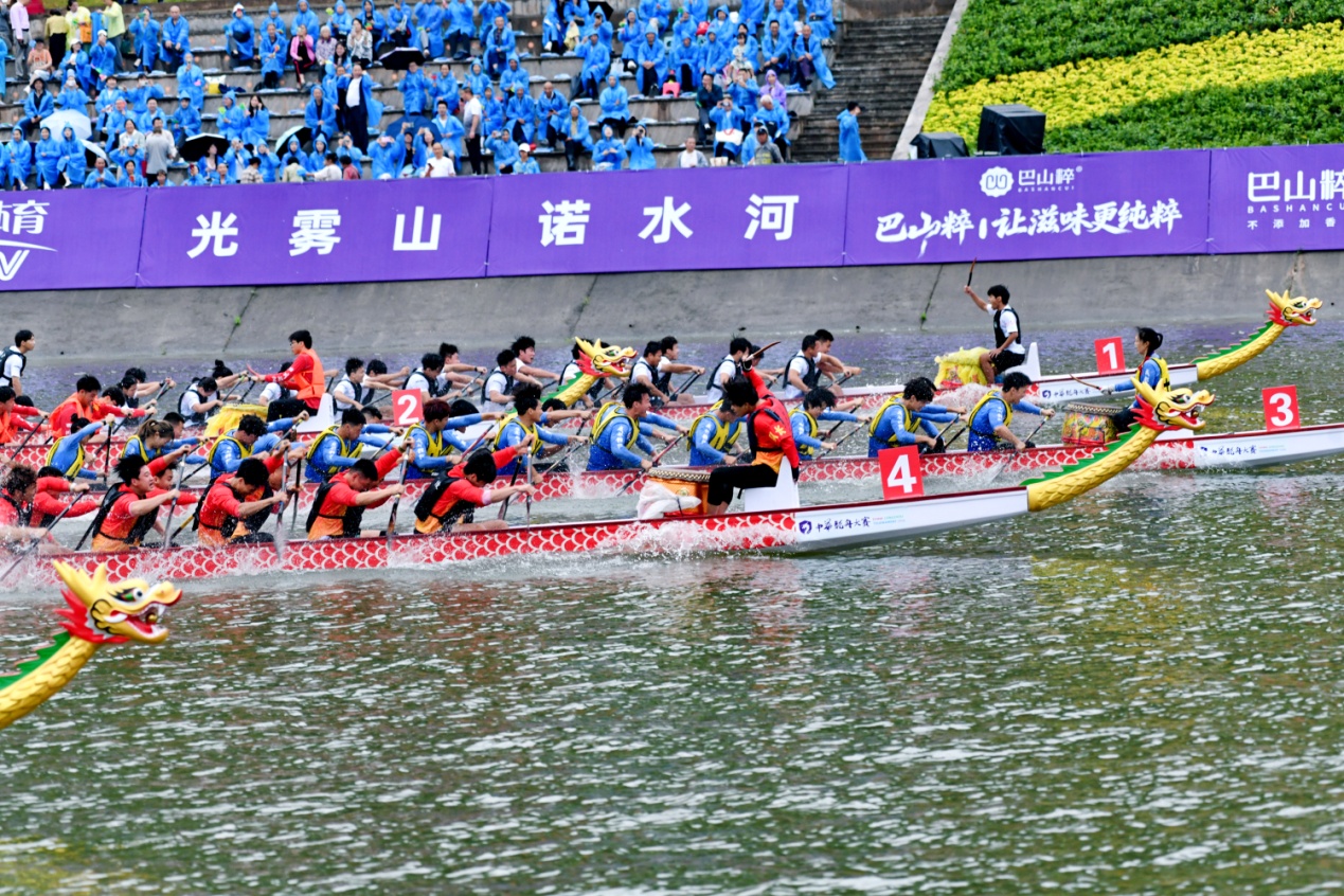 来来来！且看古城化龙舟飞桨激起文旅浪(图1)