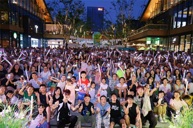 金牛热音LIVE湖畔音乐会·毕业季专场活动现场。主办方供图