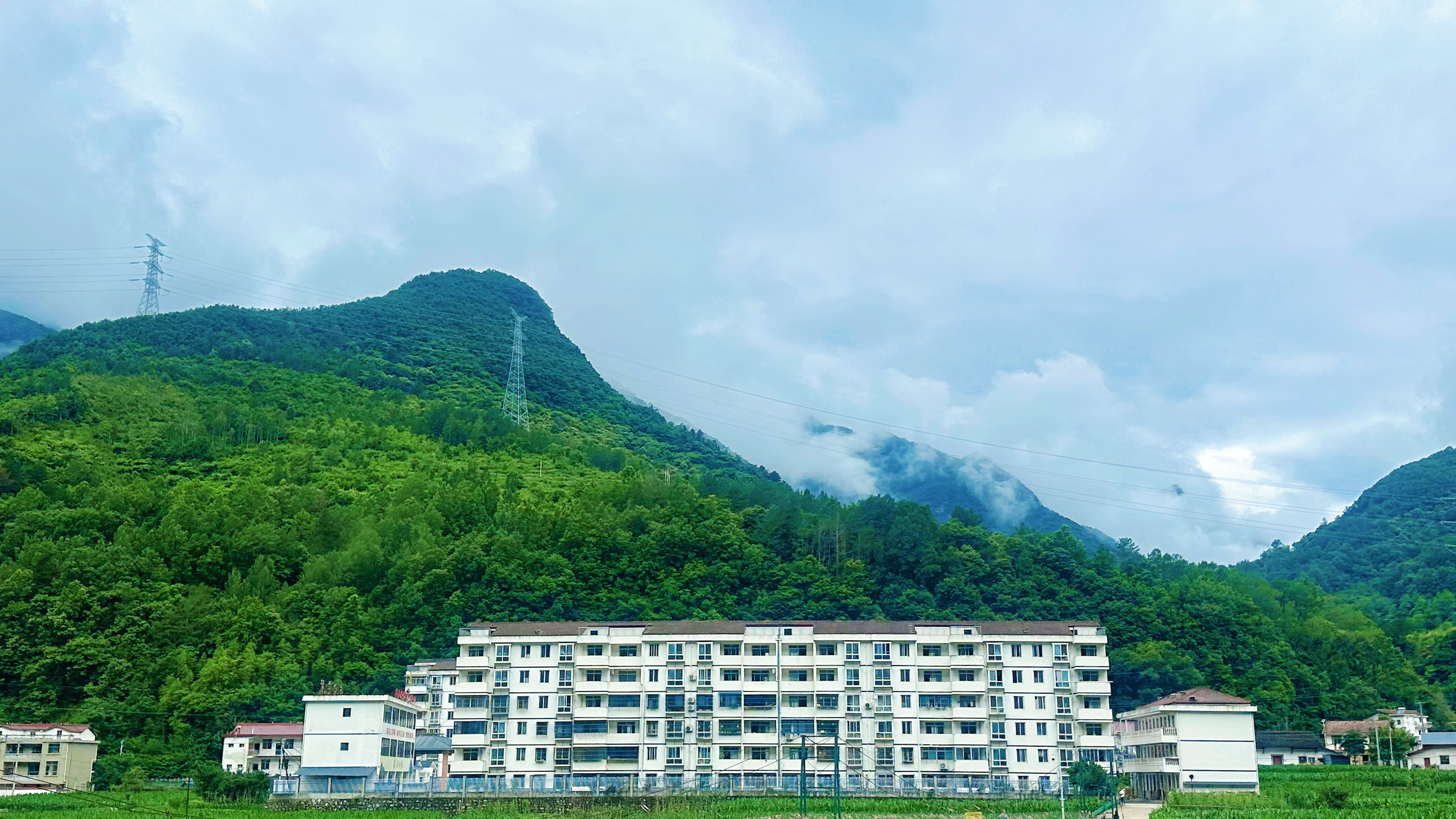 佛坪风光。人民网记者 王绍绍摄