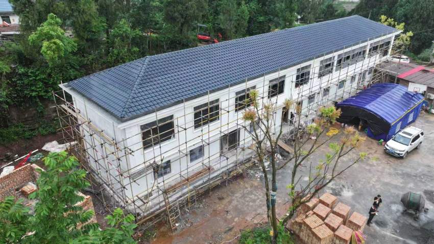 村級文化活動中心正加緊建設中。潘政吉攝