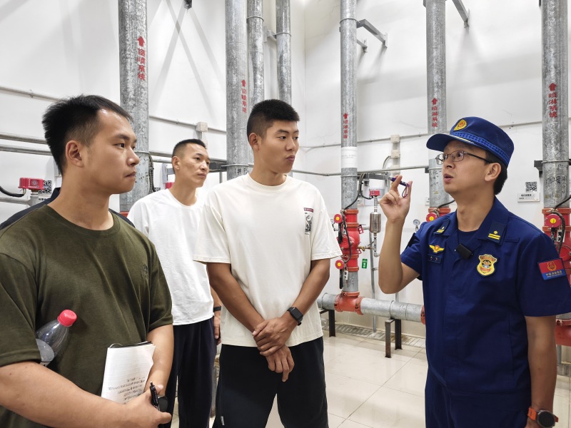 開展“教學培訓式檢查”現場。攀枝花市消防救援局