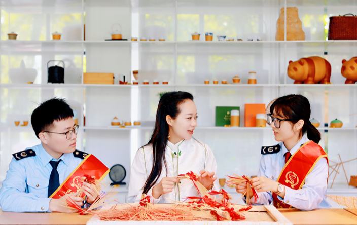 成都税务：以暖心服务护航文旅旺季，全力助推夏日经济持续升温