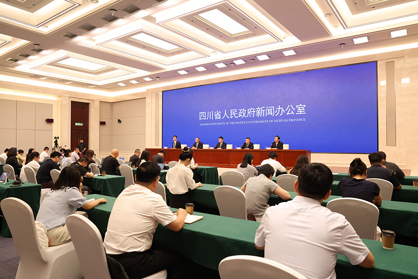 新闻发布会现场。实习生 王鸿艳摄
