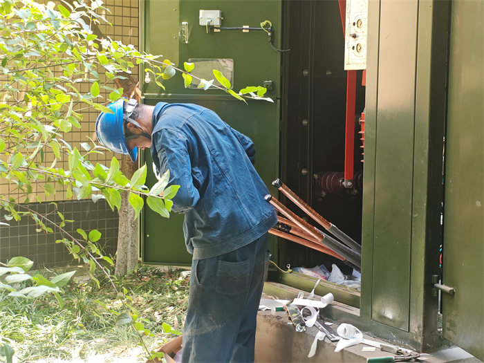國網成都供電公司武侯供電中心現場搶修。成都供電供圖