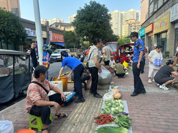 综合执法局整改中。唐思琴供图