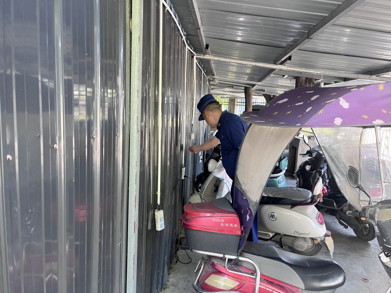 消防员开展消防安全检查现场。眉山天府新区消防救援大队供图
