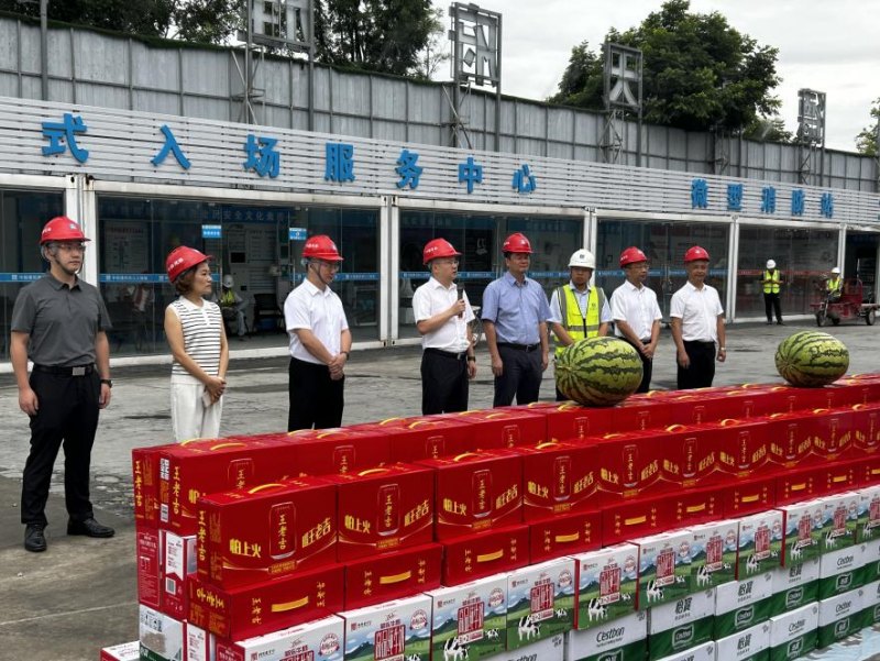 旌阳区2026年“夏送清凉”慰问活动现场。旌阳区总工会供图