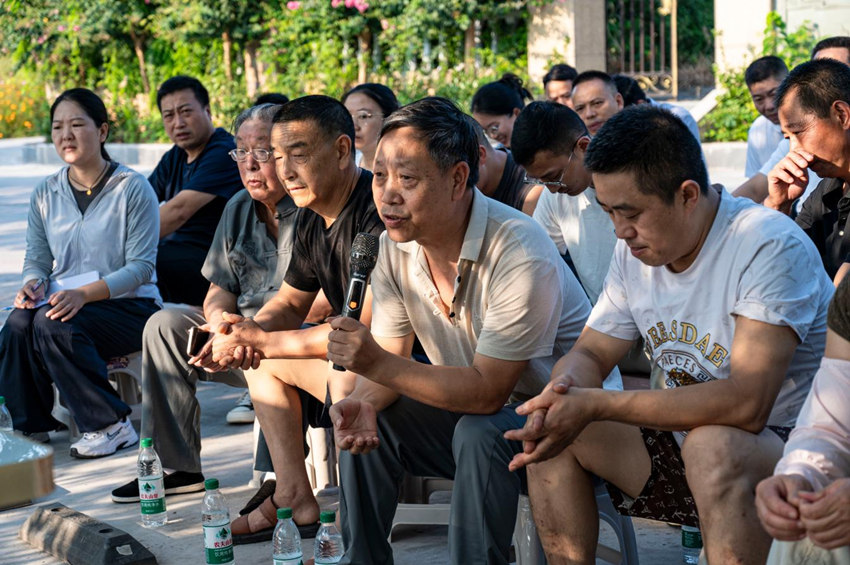 问政质询。受访者供图