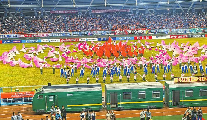 “川超”在乐山：带货、带景、带文化