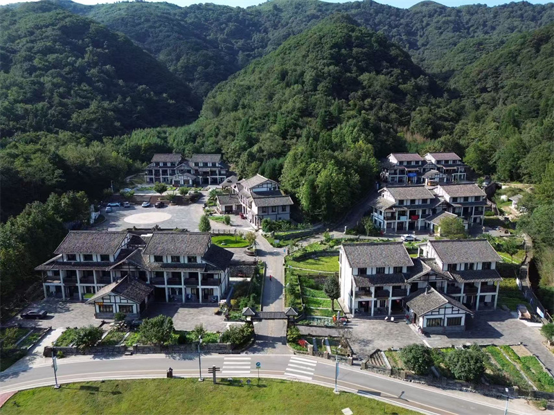 提升后的月坝村。张文亮供图