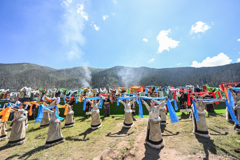 2026四川甘孜山地文化旅游节开幕式现场。