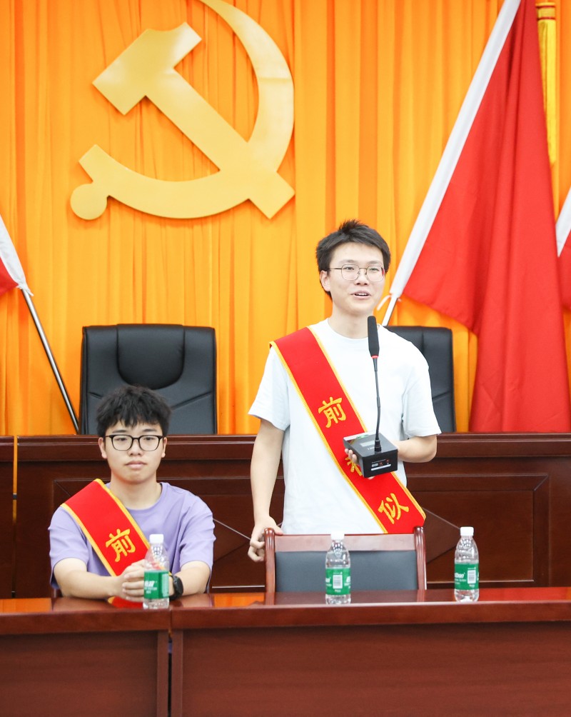 受助学生代表发言。翠屏区融媒体中心供图
