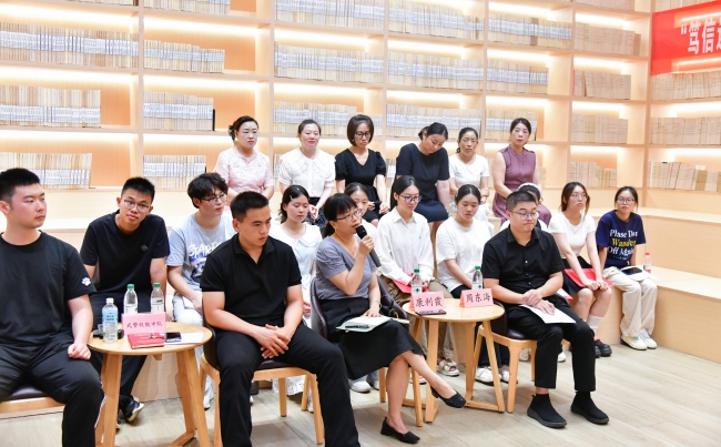 青年教師分享讀書心得。儀隴縣委宣傳部供圖