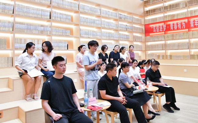 在校大學生分享讀書心得。儀隴縣委宣傳部供圖