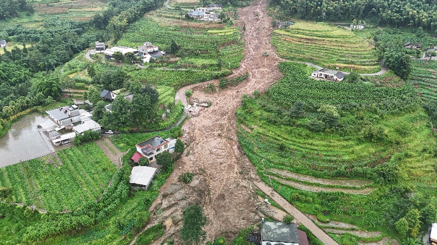 兴文县僰王山镇太安村5组发生1起滑坡灾害。四川省自然资源厅供图