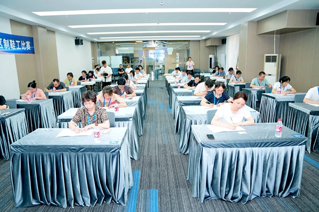 成都百萬職工勞動和技能大賽雙流區制鞋工比賽。活動方供圖