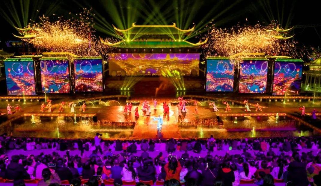 夜经济热度领跑全国 沉浸式演艺成蓉城夜游新引擎