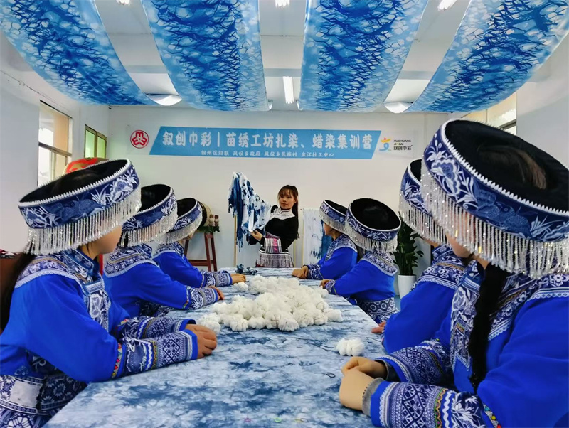 扎染、蜡染集训。李木兰供图