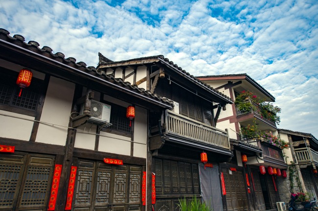 新政老街改造后的街道。仪陇县委宣传部供图