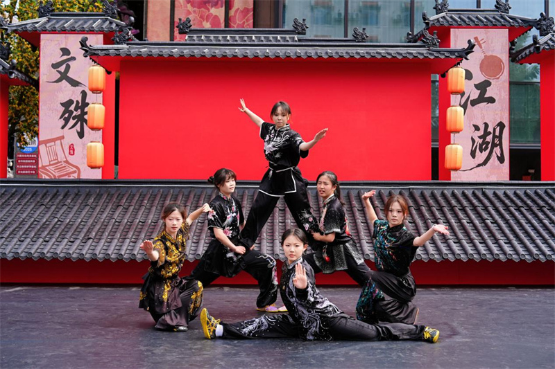 武侠人物COS表演。主办方供图