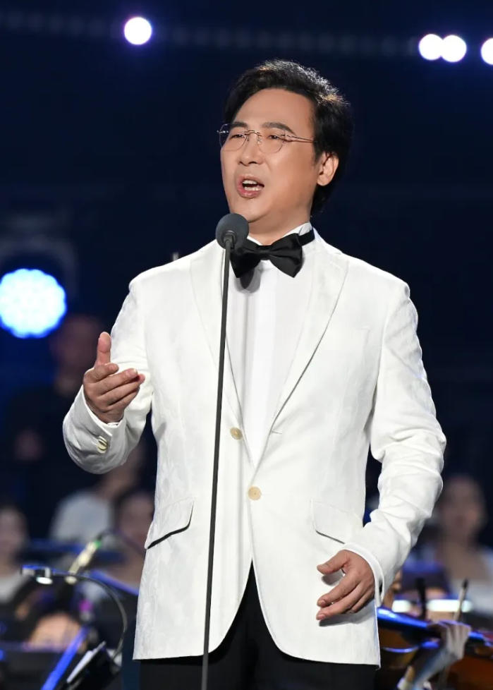 9月27日，廖昌永獻唱第32屆“蓉城之秋”成都國際音樂季開幕音樂會