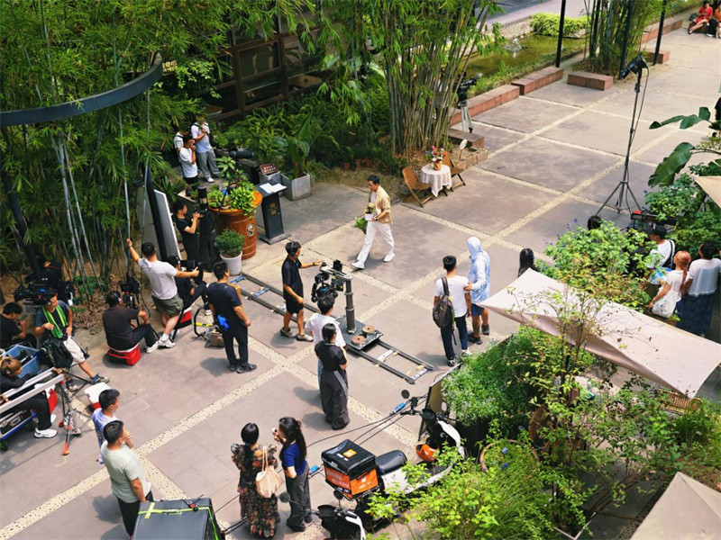 短剧拍摄现场。陈静供图