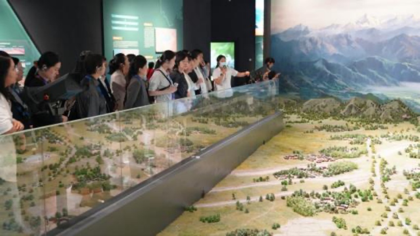 AI赋能场馆思政教学研讨会在成都理工大学召开(图2)