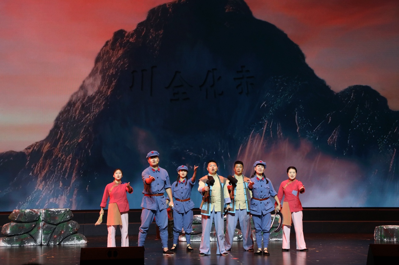 演出劇照。學校供圖