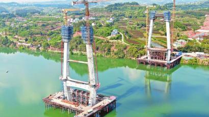 成南高速扩容项目建设取得重大进展 嘉陵江