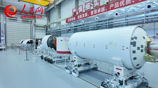 “四川造”第三发谷神星一号火箭总装现场。人民网记者 王波摄